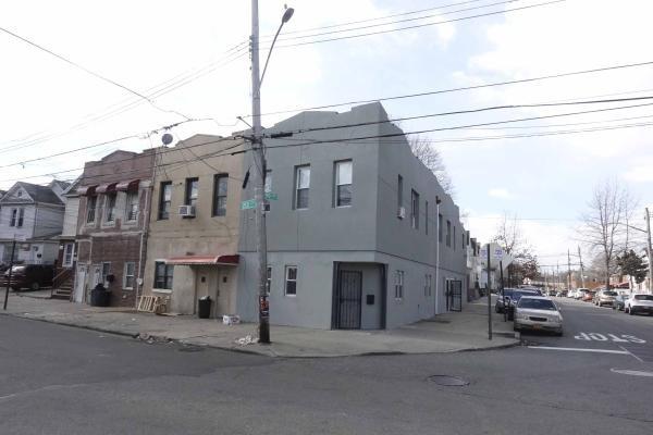 Four Family in Queens Village - 212th  Queens, NY 11429