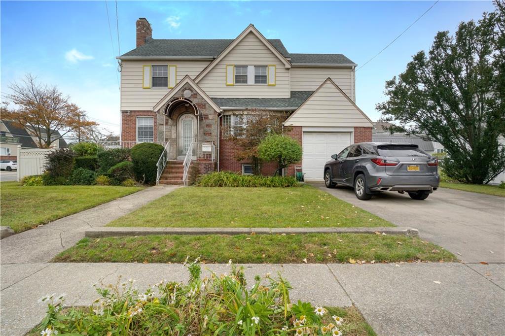 Single Family in Belle harbor - 137th  Queens, NY 11694