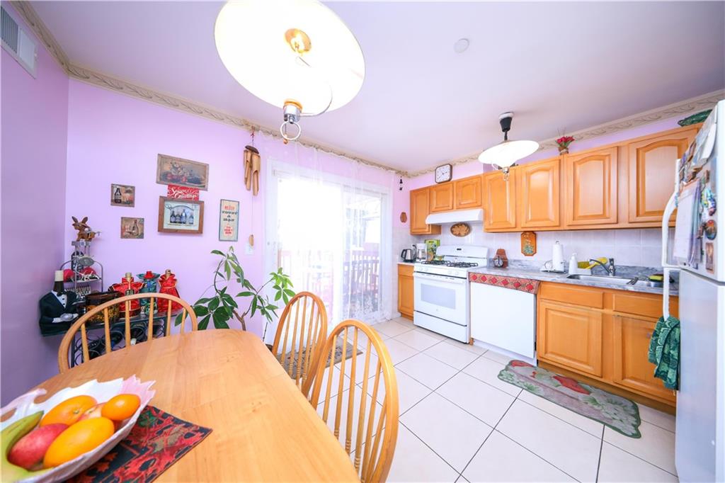 Single Family Townsend  Staten Island, NY 10304, MLS-490162-20