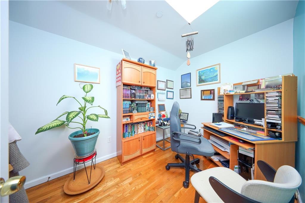 Single Family Townsend  Staten Island, NY 10304, MLS-490162-21