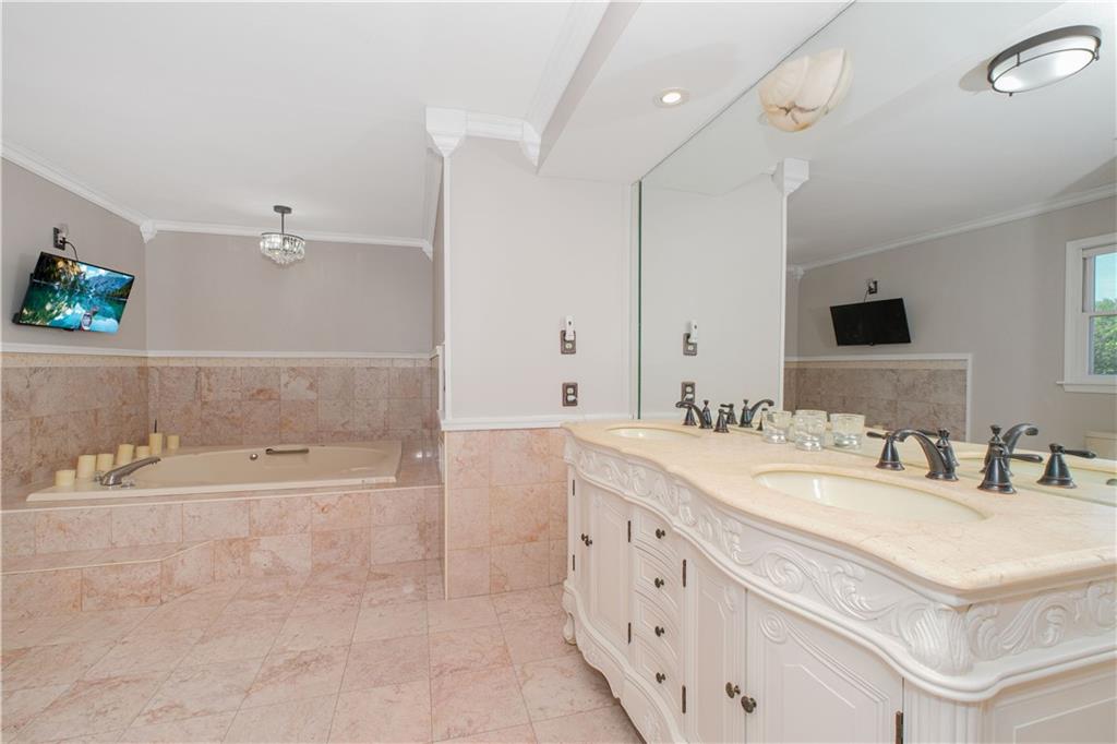 Single Family Haywood  Staten Island, NY 10307, MLS-493252-21