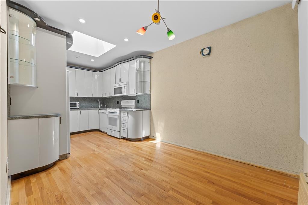 Single Family 27th  Brooklyn, NY 11235, MLS-494963-8