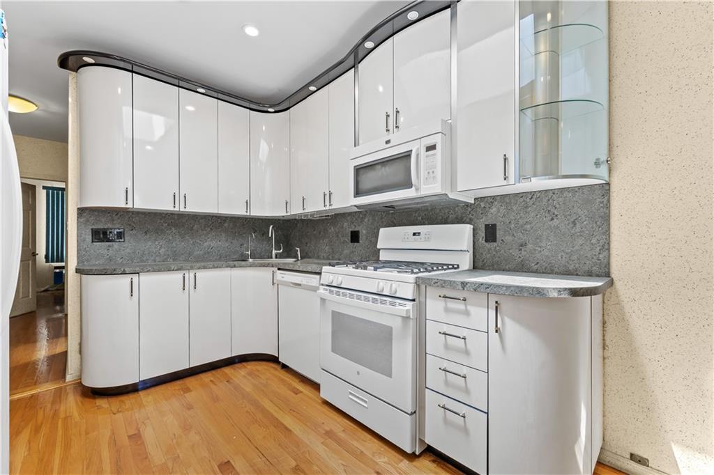 Single Family 27th  Brooklyn, NY 11235, MLS-494963-9