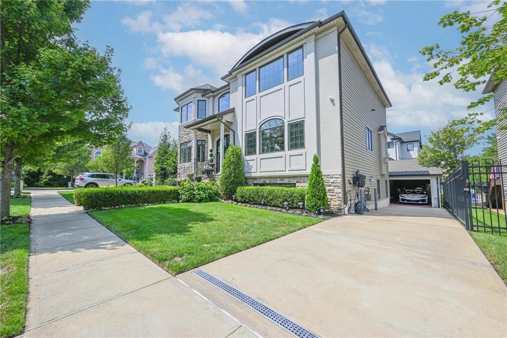 Single Family Cheevers  Staten Island, NY 10307, MLS-495149-2