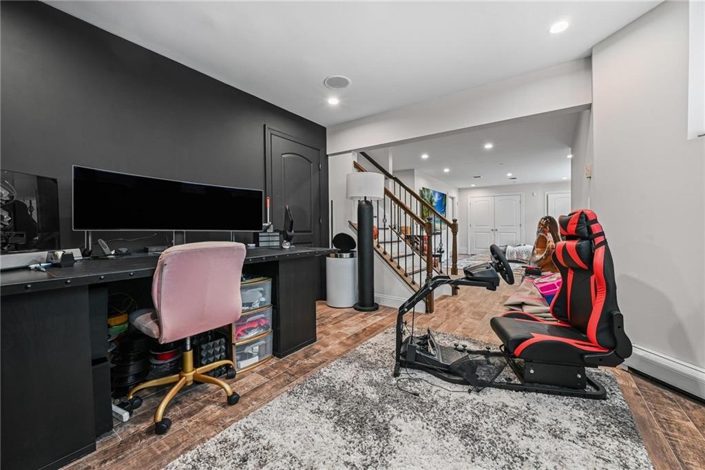 Single Family Cheevers  Staten Island, NY 10307, MLS-495149-32