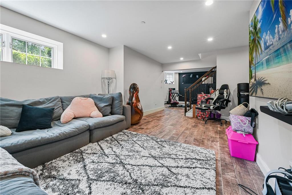 Single Family Cheevers  Staten Island, NY 10307, MLS-495149-34