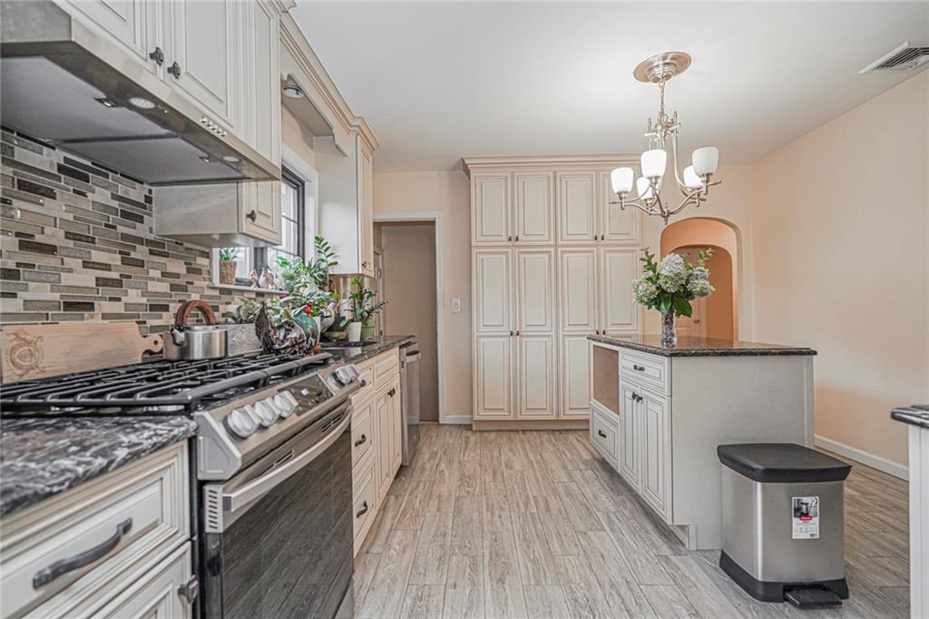 Single Family Brentwood  Staten Island, NY 10301, MLS-495206-12