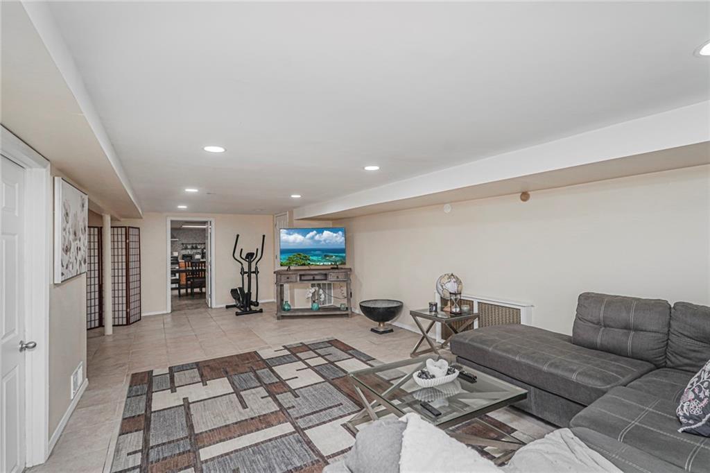 Single Family Brentwood  Staten Island, NY 10301, MLS-495206-22