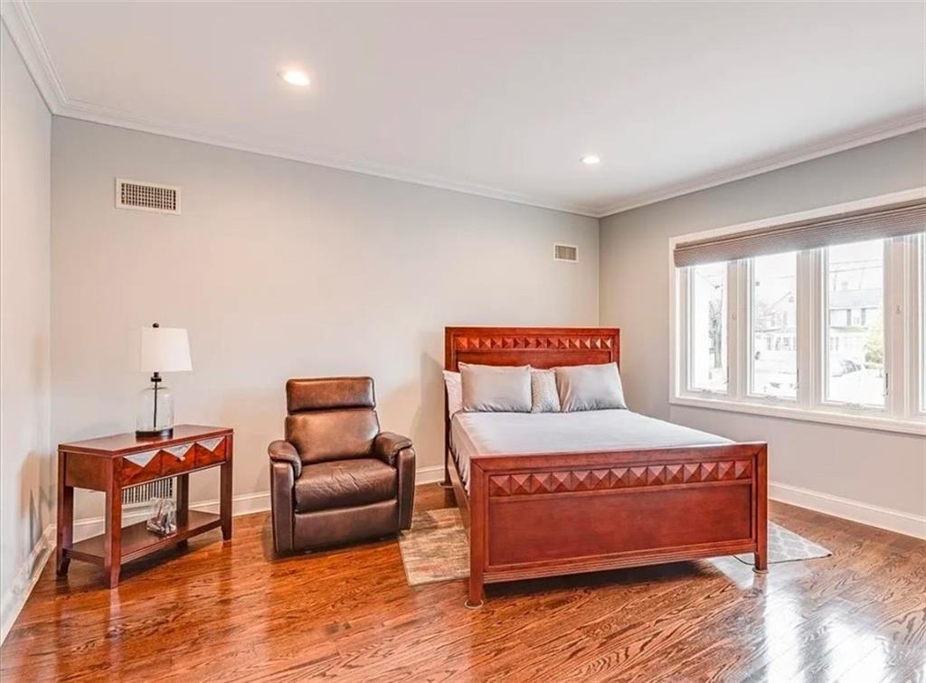 Single Family Central  Nassau, NY 11510, MLS-496957-22