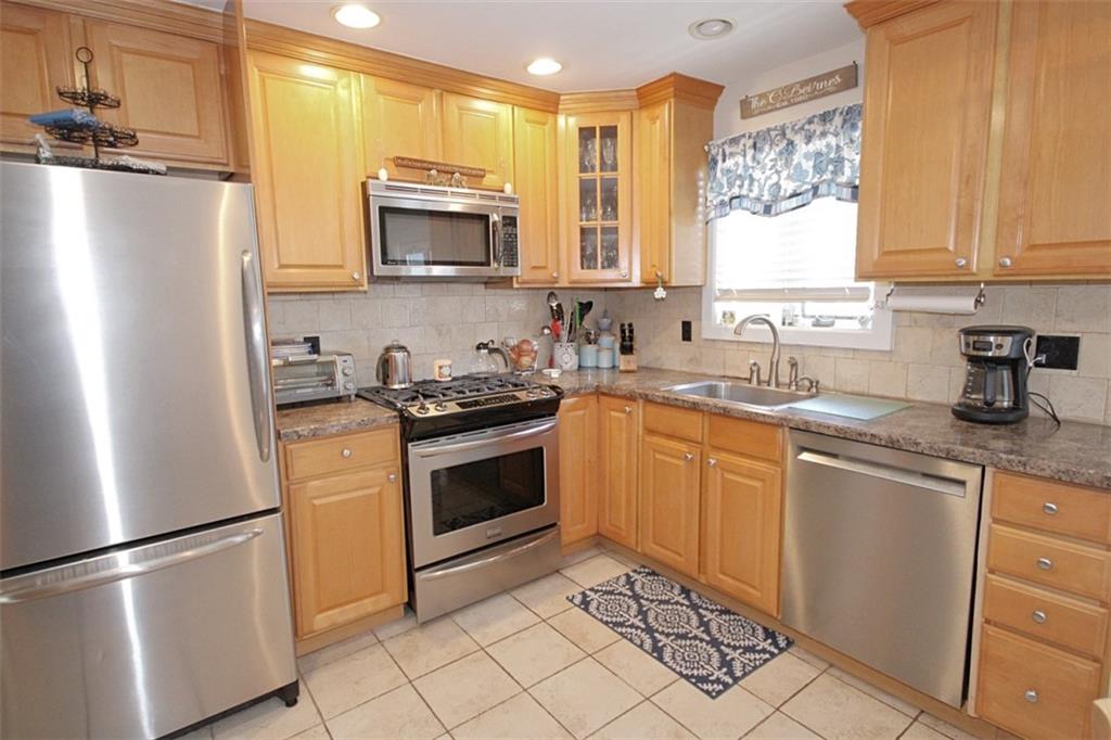 Single Family Pompey  Staten Island, NY 10312, MLS-497106-6