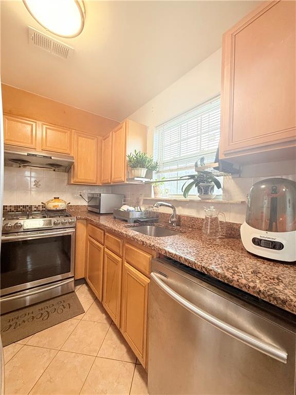 Single Family Geo  Staten Island, NY 10304, MLS-497480-10