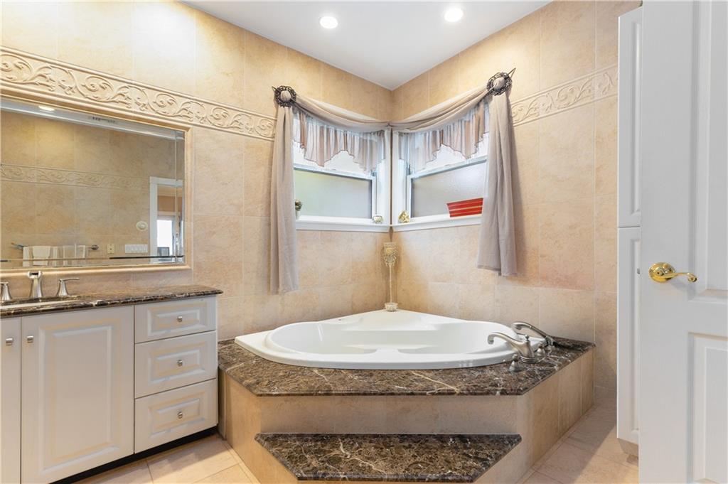 Single Family Diana Trail  Staten Island, NY 10304, MLS-497521-28