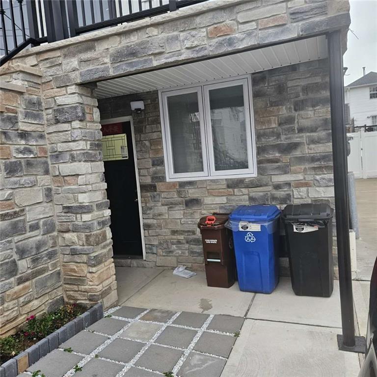 Single Family Appleby  Staten Island, NY 10305, MLS-497581-4