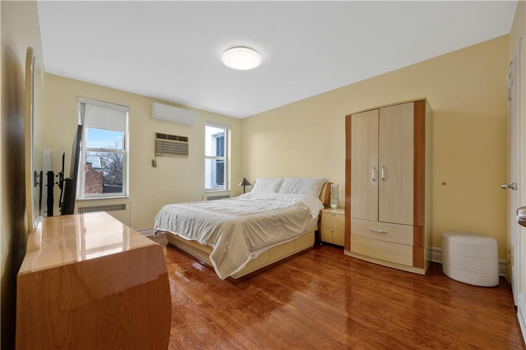 Single Family Avenue Y  Brooklyn, NY 11235, MLS-497636-16