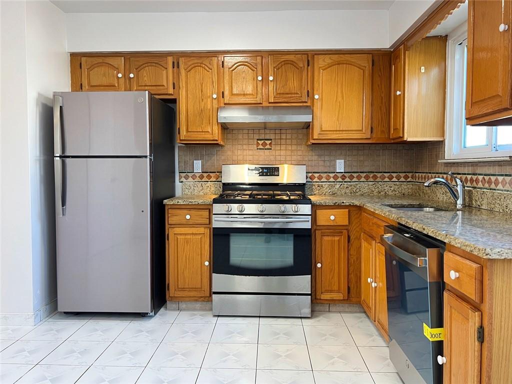 Single Family Buel  Staten Island, NY 10305, MLS-497818-10