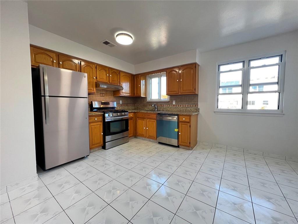 Single Family Buel  Staten Island, NY 10305, MLS-497818-8