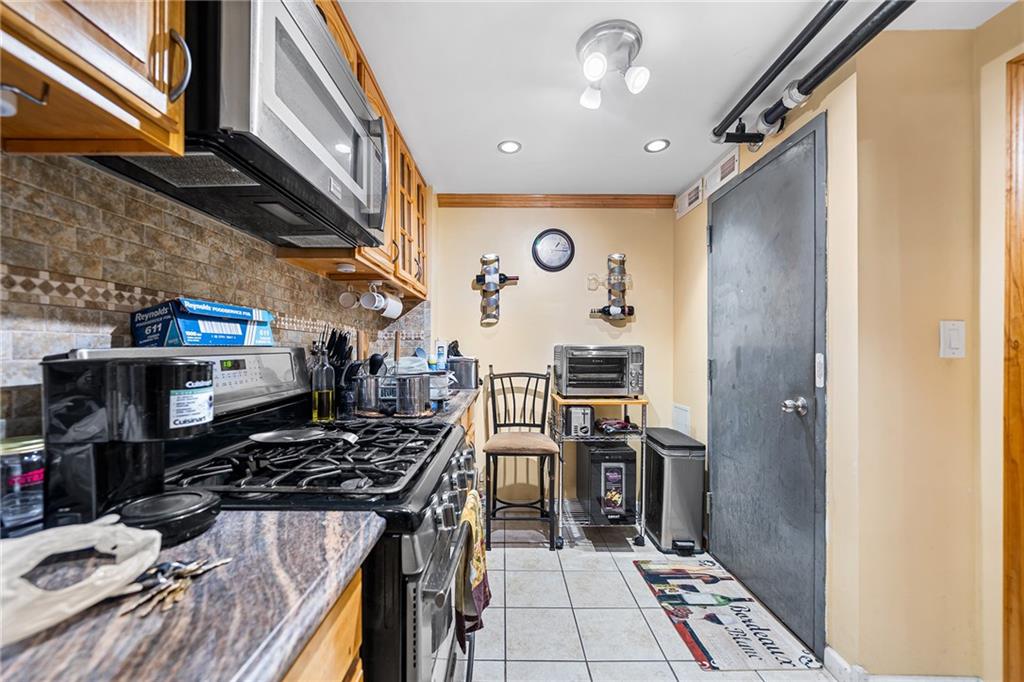 Single Family Avenue B  Brooklyn, NY 11236, MLS-497850-19