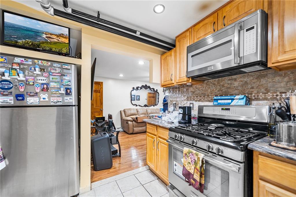 Single Family Avenue B  Brooklyn, NY 11236, MLS-497850-21