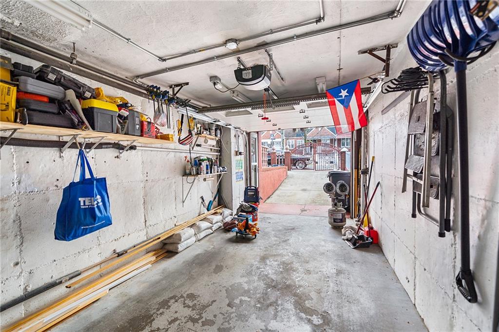 Single Family Avenue B  Brooklyn, NY 11236, MLS-497850-26